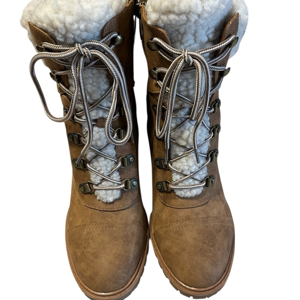 Nine West Brown Ankle Boots with Cream Fur Size 9